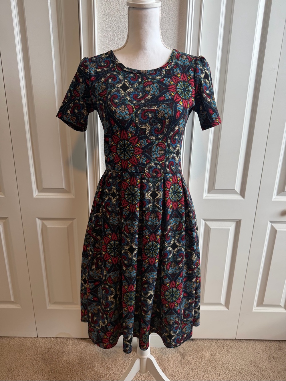 LuLaRoe Amelia Paisley Fit Flare Dress Small S/M Pockets